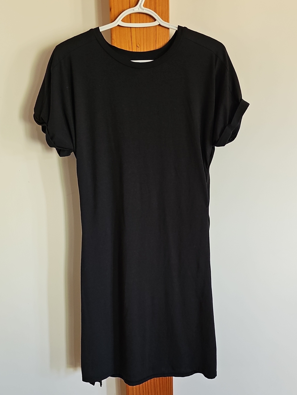 Classic Black Shift Dress - Sleek Everyday Style